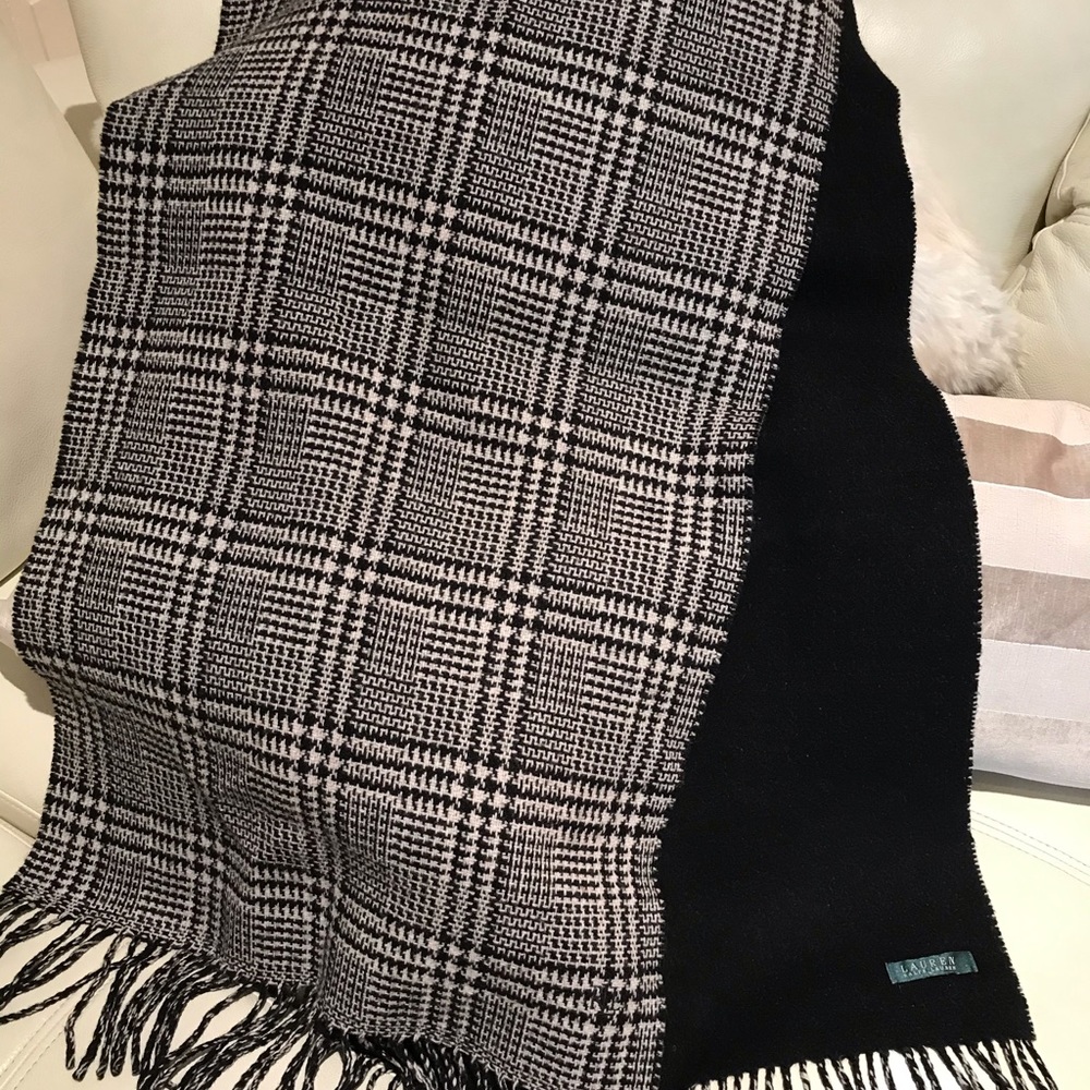 RALPH LAUREN shawl.